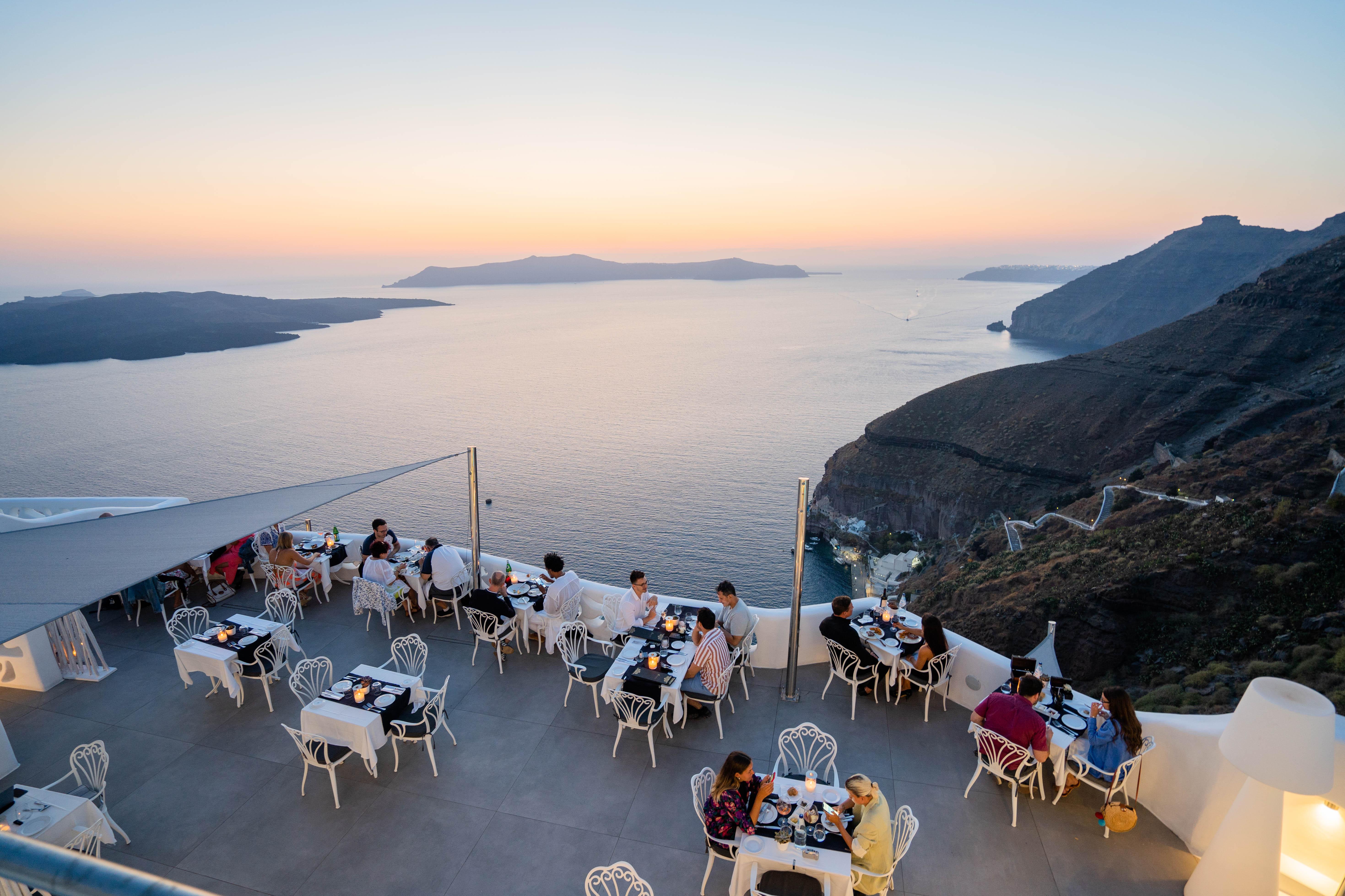 Athina Luxury Suites Fira  Exterior photo